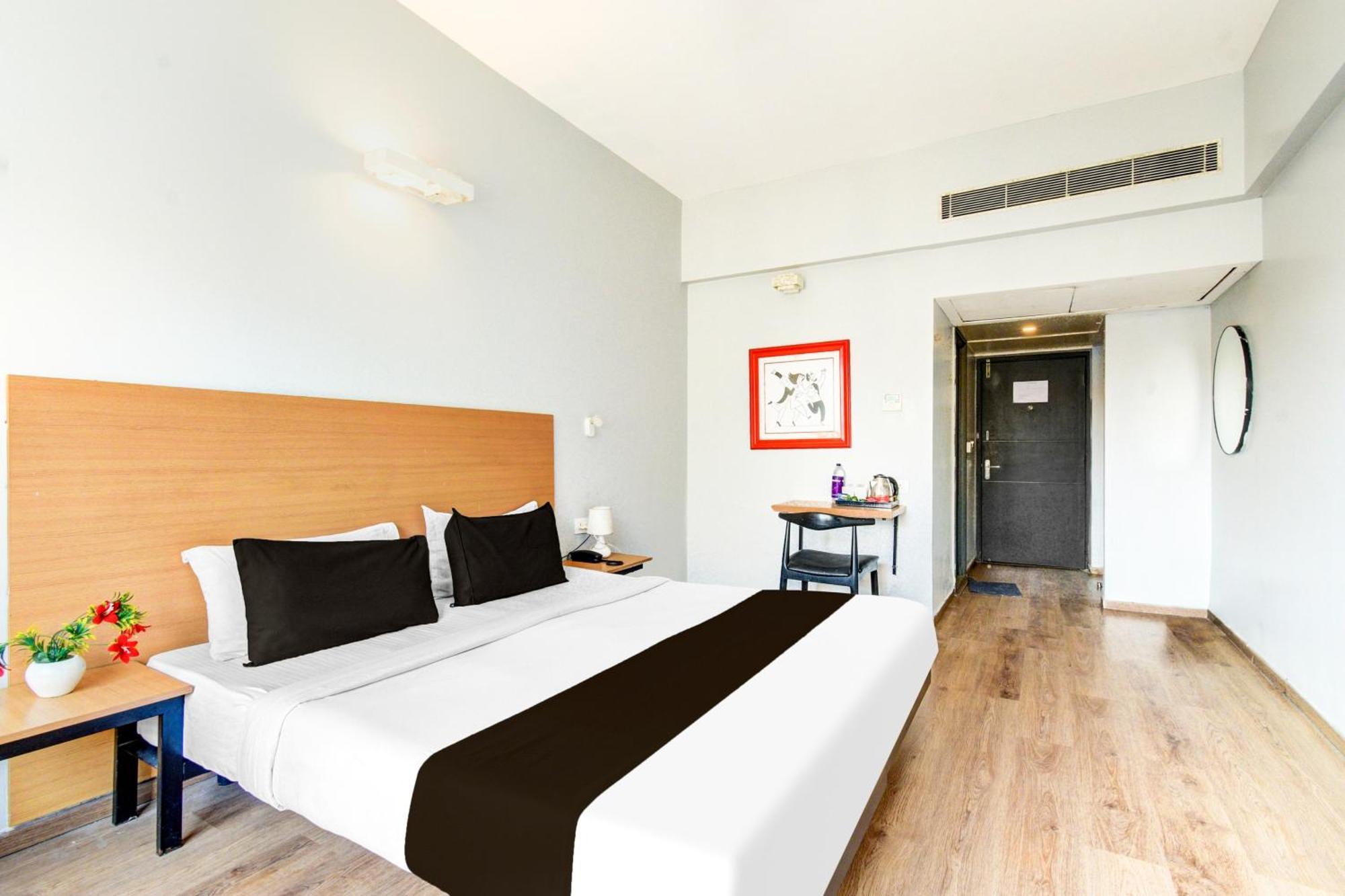 Super Townhouse Lakdikapul Hotel Hyderabad Luaran gambar
