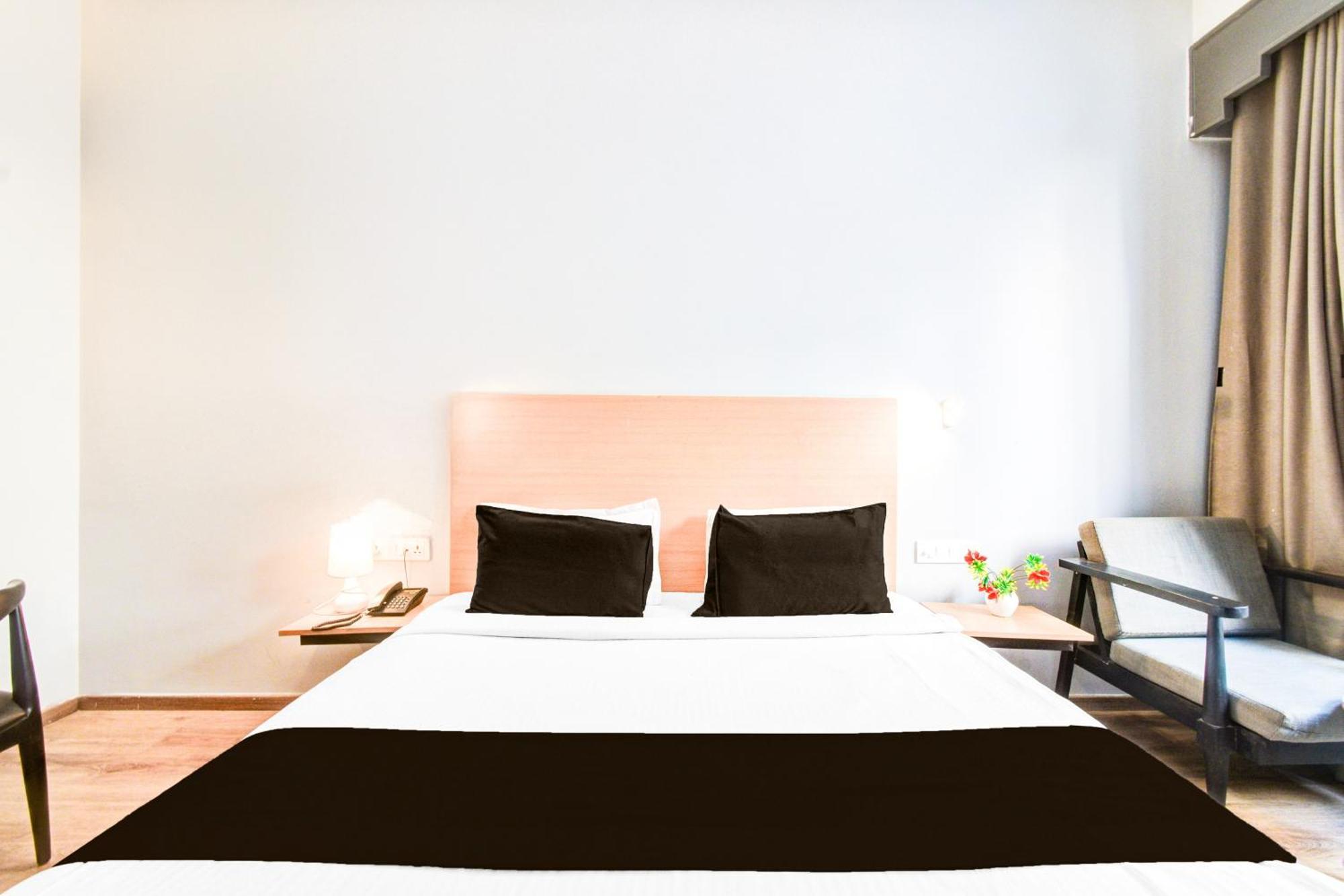 Super Townhouse Lakdikapul Hotel Hyderabad Luaran gambar