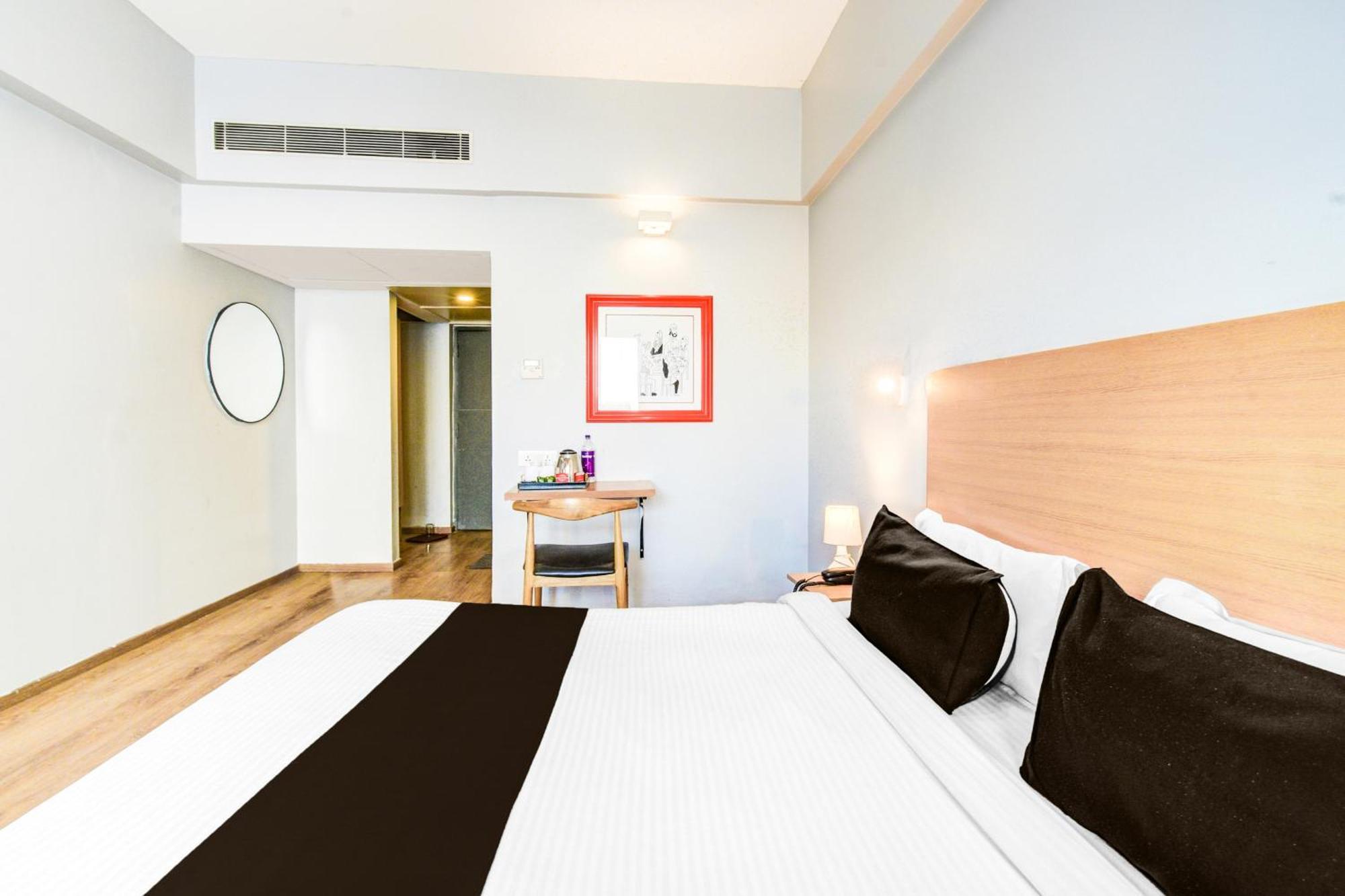 Super Townhouse Lakdikapul Hotel Hyderabad Luaran gambar