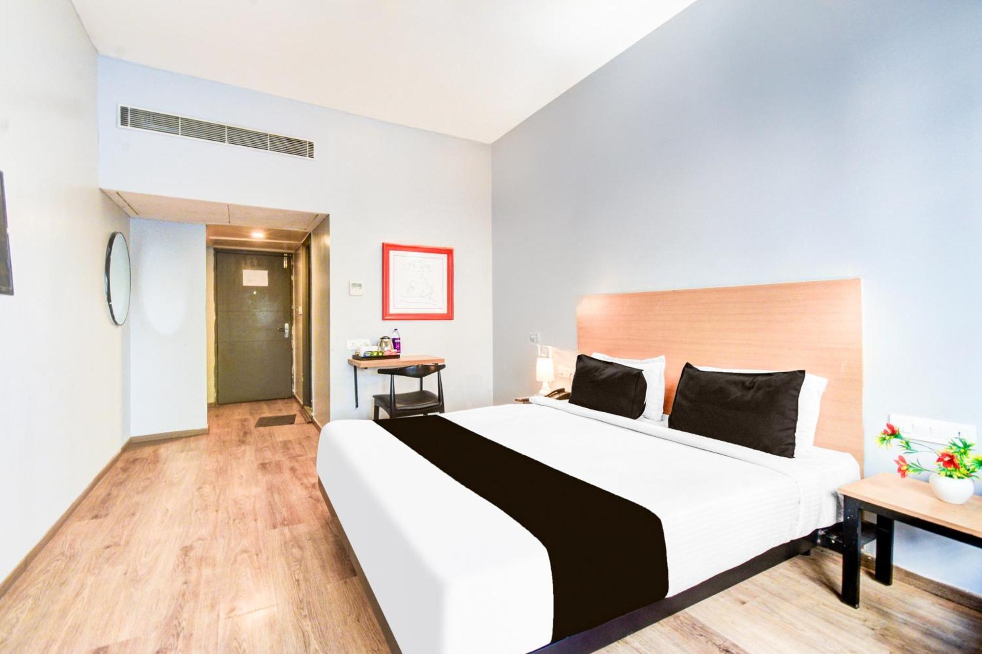 Super Townhouse Lakdikapul Hotel Hyderabad Luaran gambar